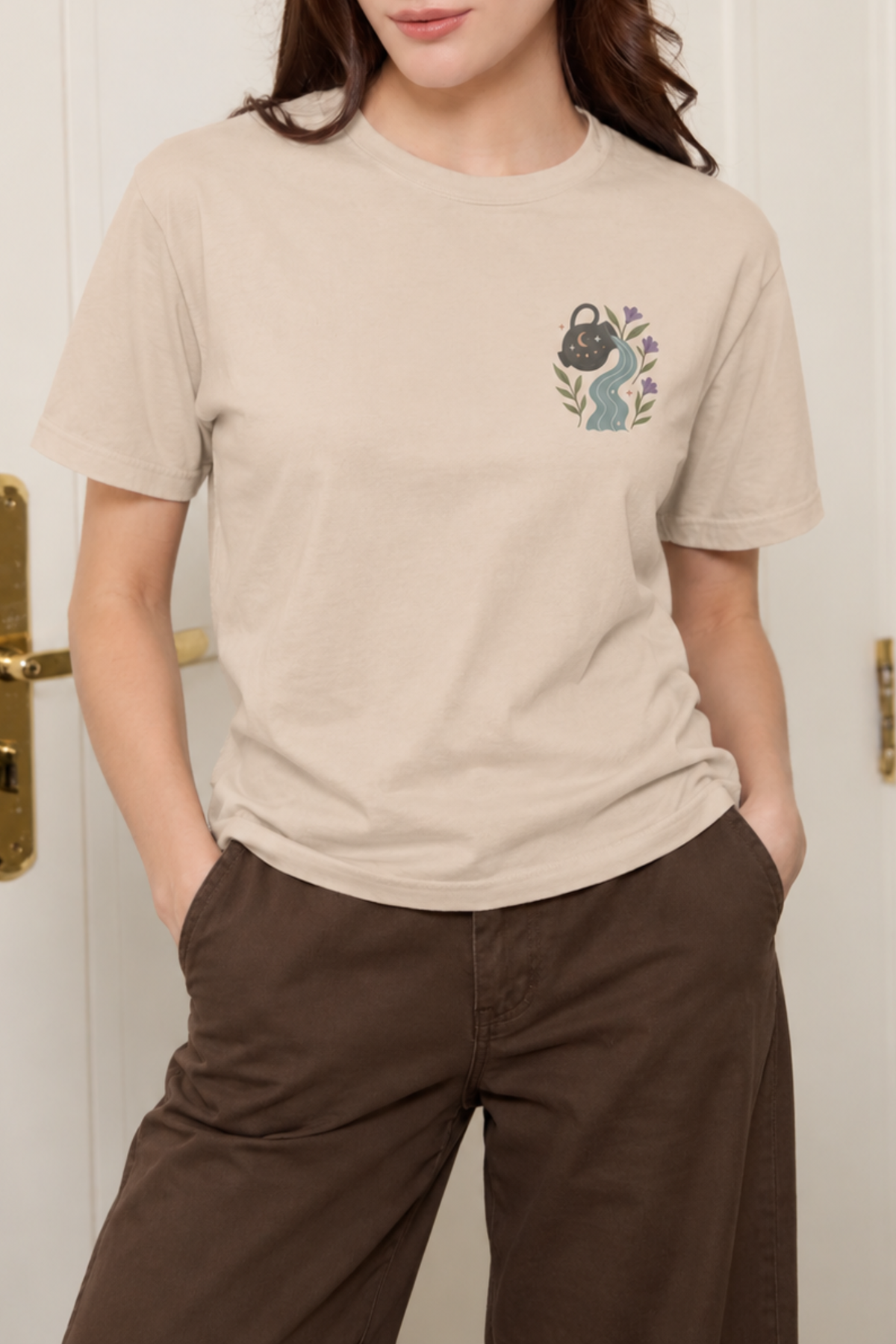 เสื้อยืด AQUARIUS (ยูนิเซ็กซ์)